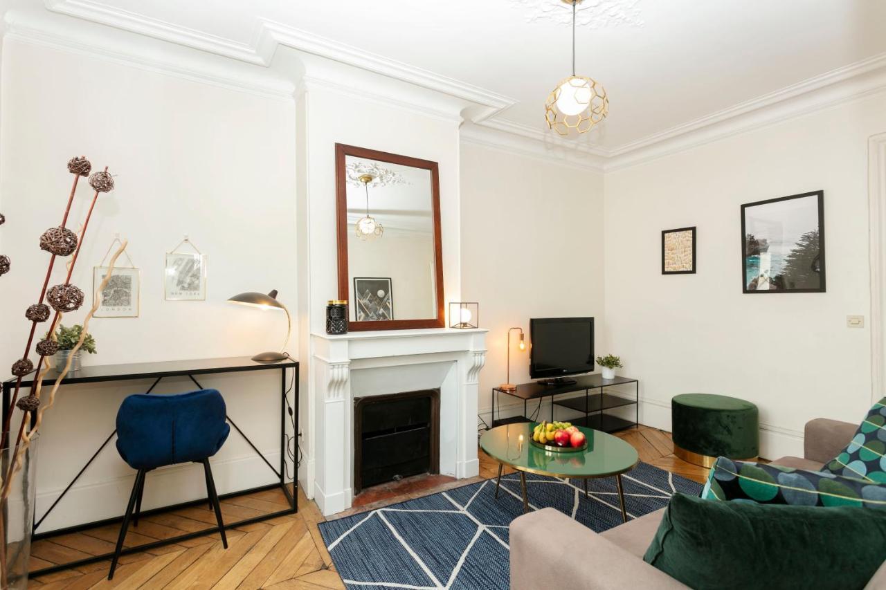 Latin Quarter With Balcony - Cityapartmentstay Париж Екстериор снимка
